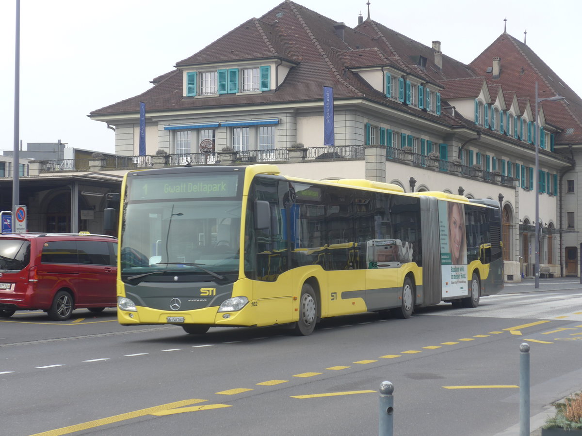 (223'060) - STI Thun - Nr. 162/BE 752'162 - Mercedes am 20. Dezember 2020 beim Bahnhof Thun