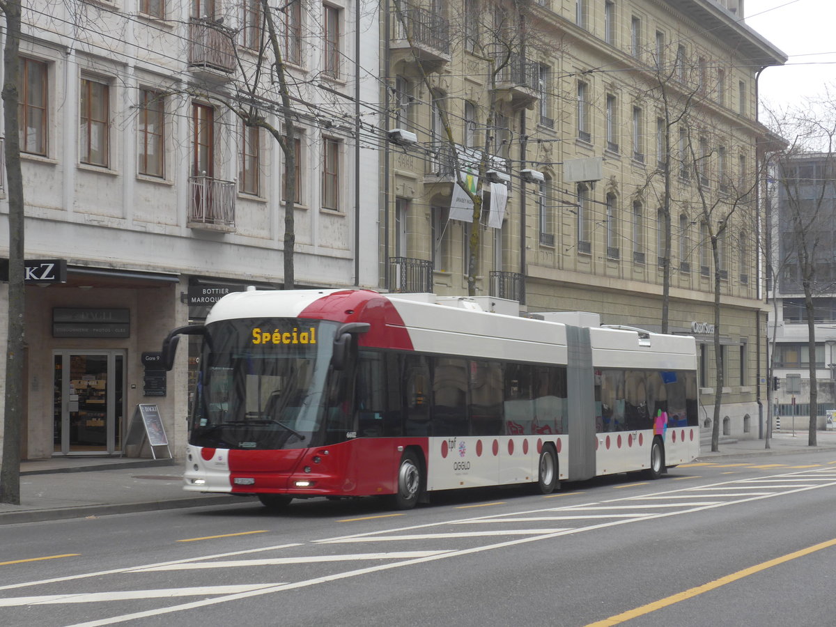 (223'500) - TPF Fribourg - Nr. 6602/FR 301'542 - Hess/Hess Gelenktrolleybus am 12. Februar 2021 beim Bahnhof Fribourg