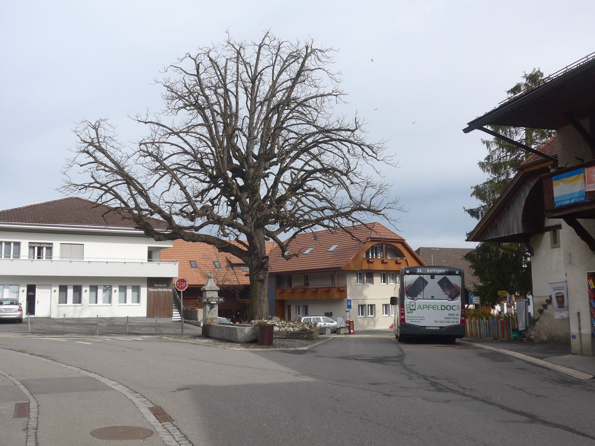 (223'600) - STI Thun - Nr. 402/BE 754'402 - Mercedes am 18. Februar 2021 in Wattenwil, Postgasse