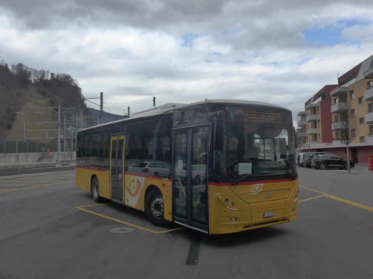 (224'446) - Marchetti, Airolo - TI 191'022 - Volvo am 27. Mrz 2021 beim Bahnhof Stansstad