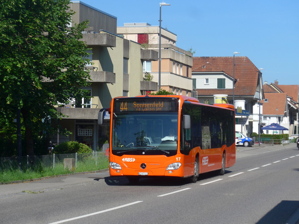 (225'850) - RBS Worblaufen - Nr. 17/BE 467'417 - Mercedes am 13. Juni 2021 beim Bahnhof Gmligen