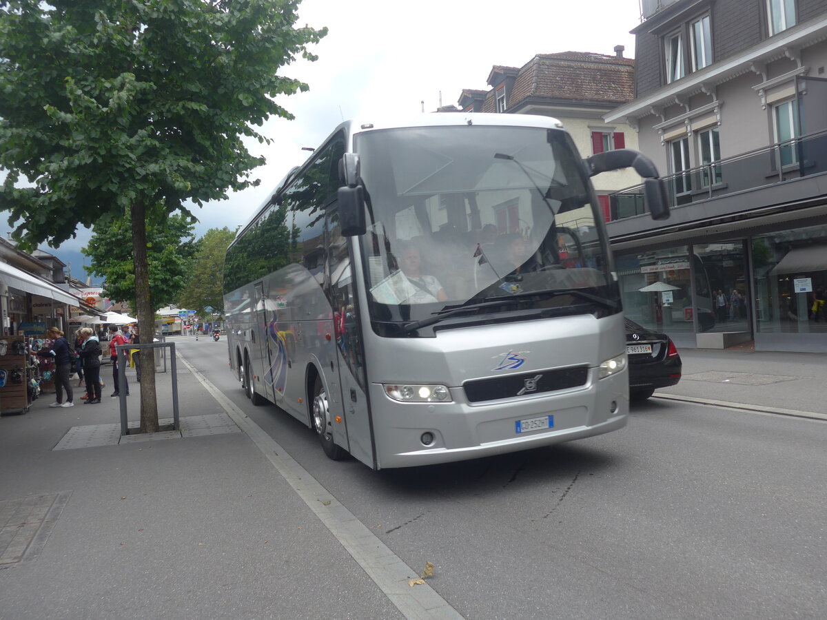 (227'511) - Aus Italien: ??? - GD-252 HT - Volvo am 22. August 2021 in Interlaken, Bahnhofstrasse