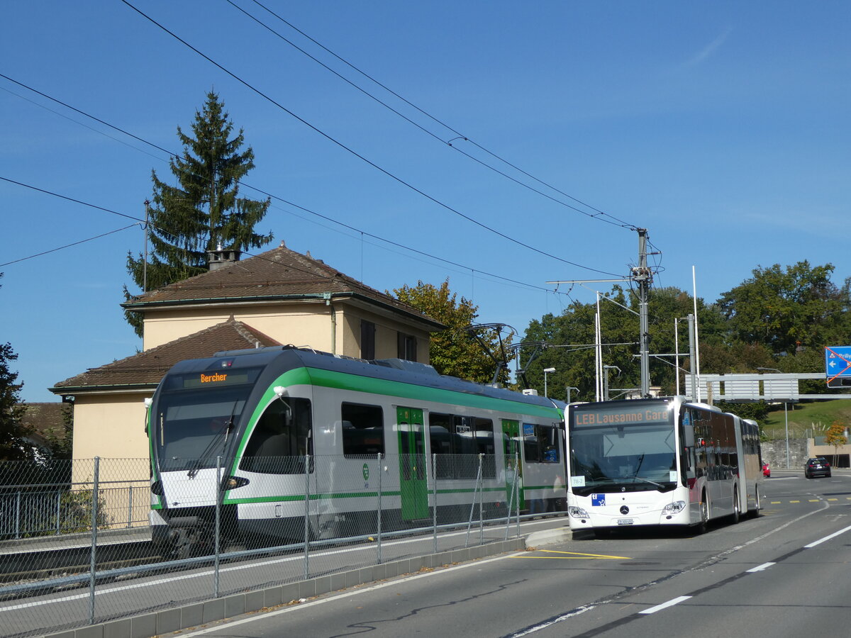 (228'829) - Intertours, Domdidier - FR 300'492 - Mercedes am 11. Oktober 2021 beim Bahnhof Prilly-Chasseur (Einsatz TL)