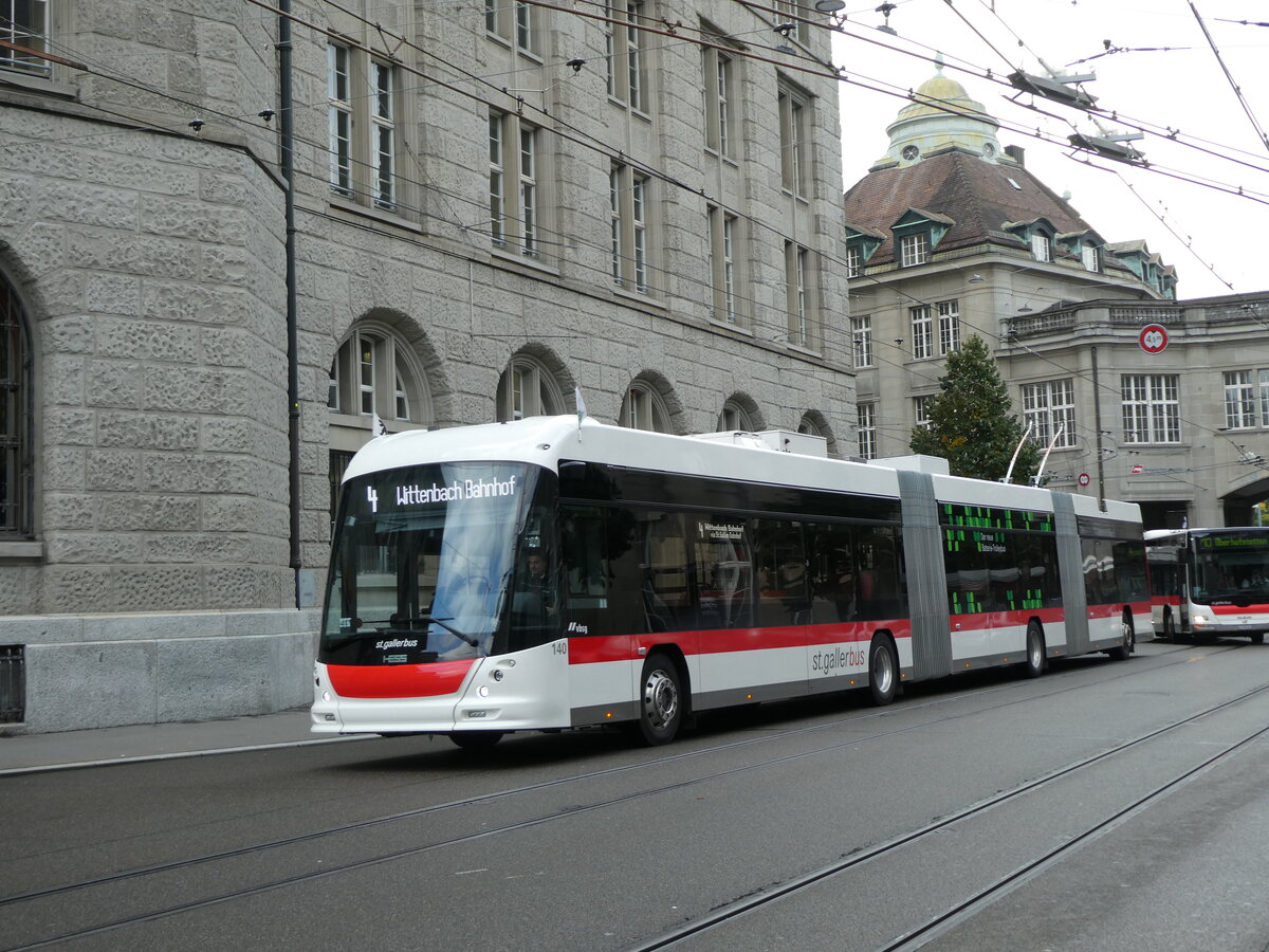 (229'011) - St. Gallerbus, St. Gallen - Nr. 140 - Hess/Hess Doppelgelenktrolleybus am 13. Oktober 2021 beim Bahnhof St. Gallen