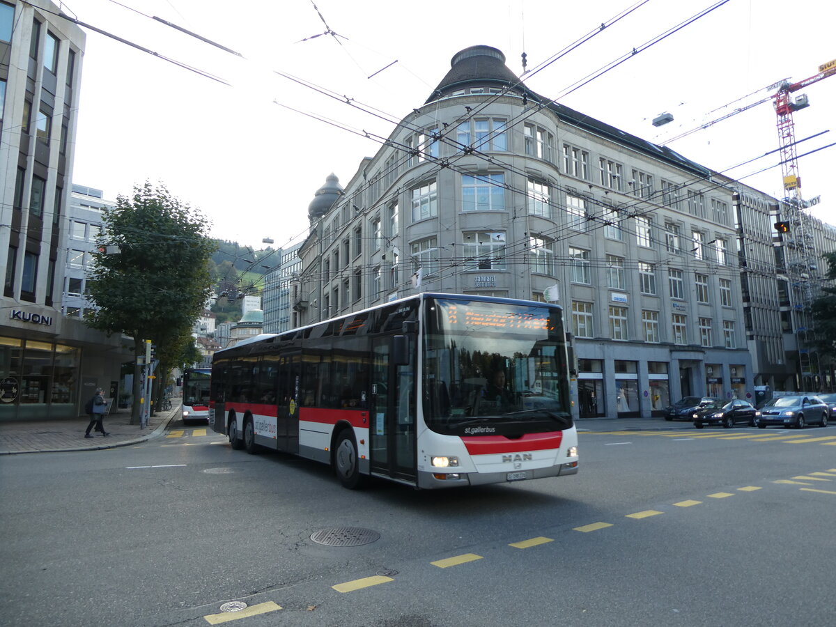 (229'094) - St. Gallerbus, St. Gallen - Nr. 226/SG 198'226 - MAN am 13. Oktober 2021 beim Bahnhof St. Gallen