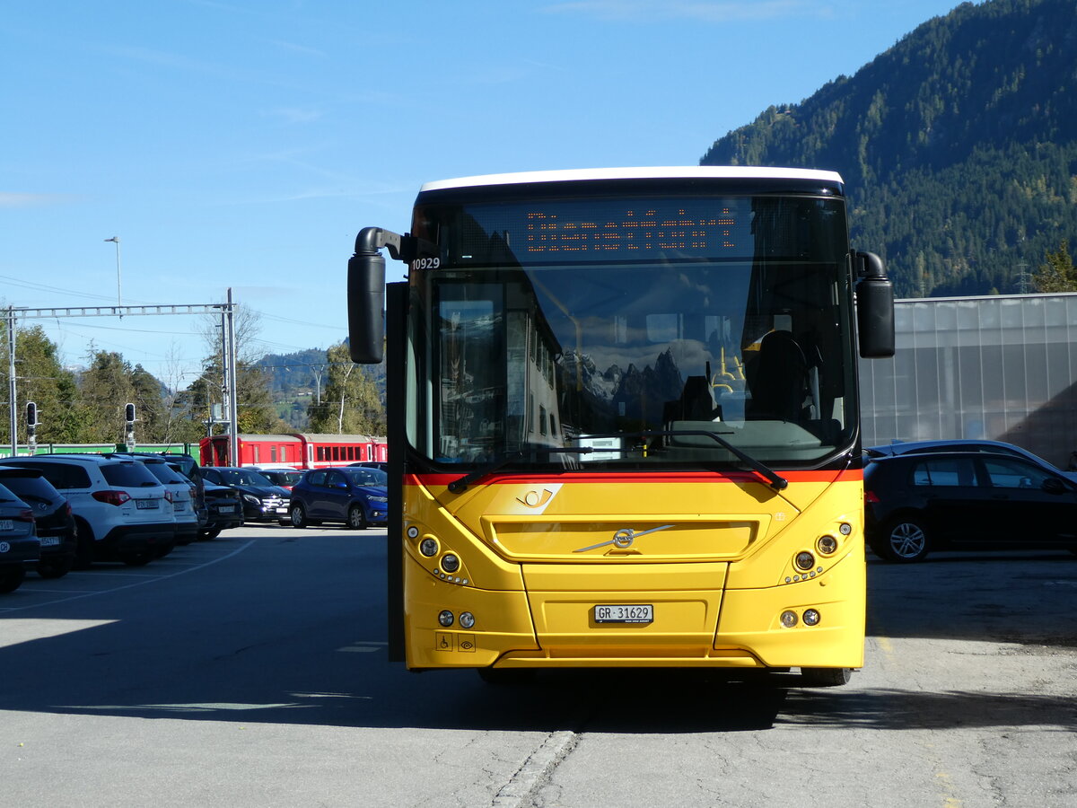 (229'277) - Fontana, Ilanz - Nr. 2/GR 31'629 - Volvo am 15. Oktober 2021 beim Bahnhof Ilanz