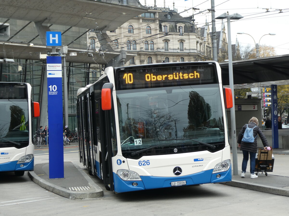 (229'931) - VBL Luzern - Nr. 626/LU 15'016 - Mercedes am 30. Oktober 2021 beim Bahnhof Luzern