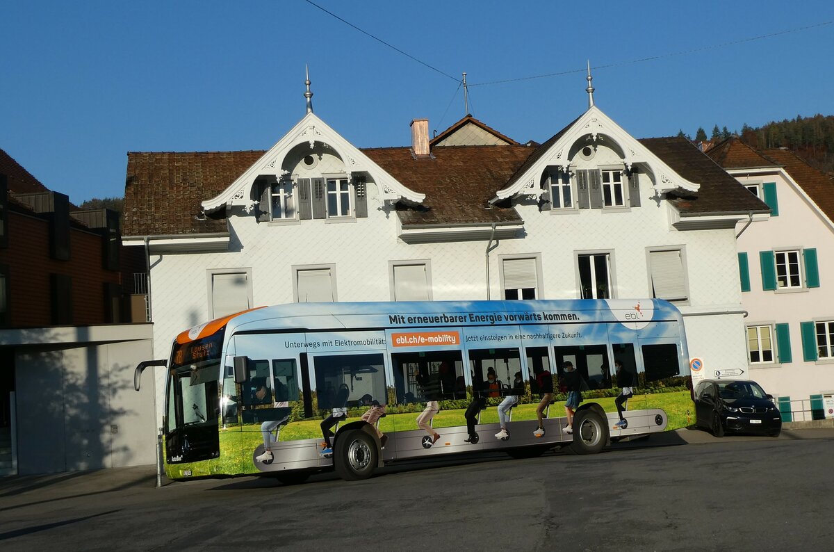 (230'276) - AAGL Liestal - Nr. 32/BL 20'746 - Mercedes am 9. November 2021 beim Bahnhof Liestal