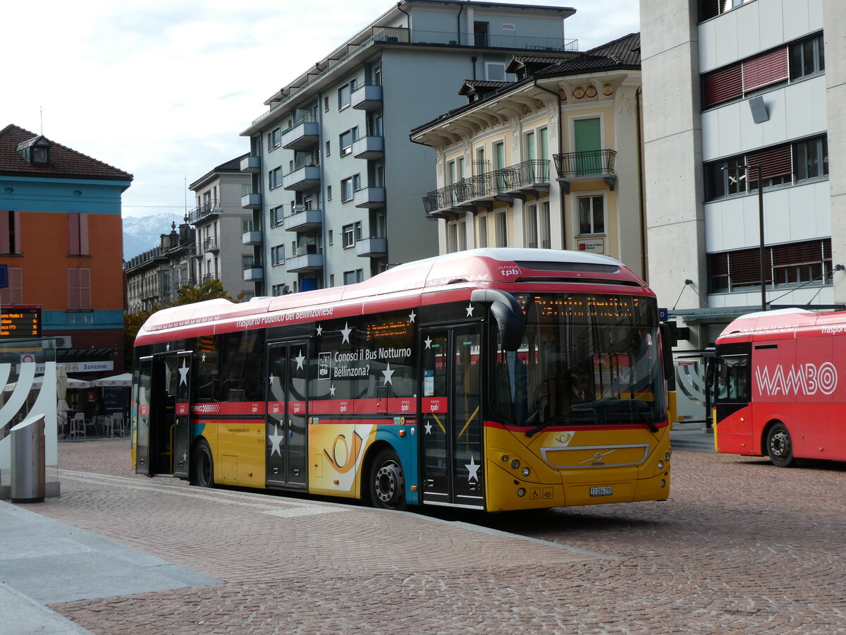 (230'414) - AutoPostale Ticino - TI 264'795 - Volvo am 10. November 2021 beim Bahnhof Bellinzona