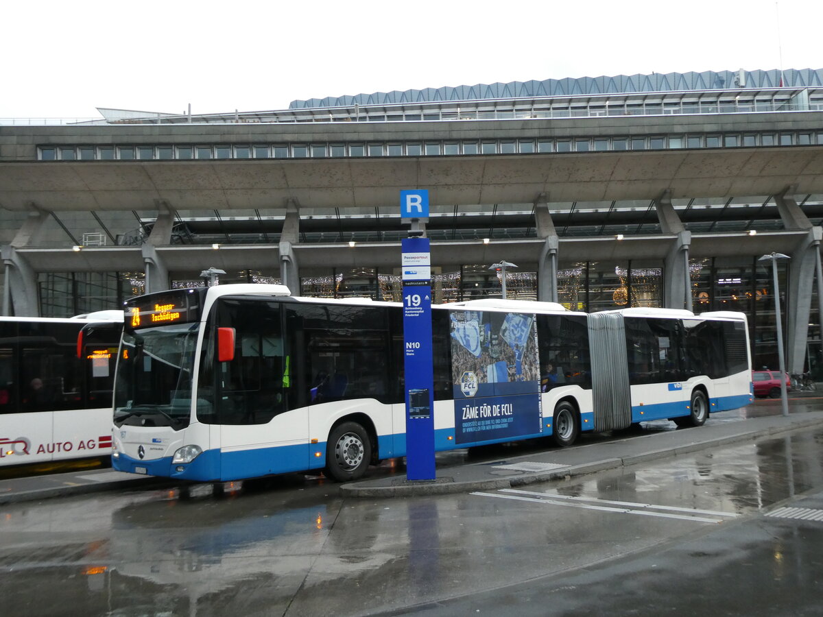 (230'971) - VBL Luzern - Nr. 167/LU 174'637 - Mercedes am 27. November 2021 beim Bahnhof Luzern