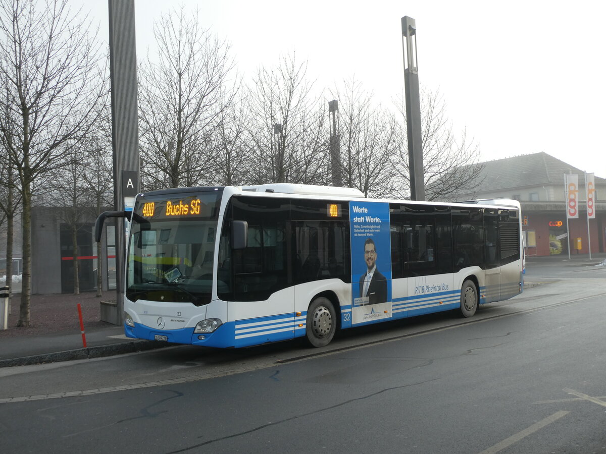 (231'280) - RTB Altsttten - Nr. 32/SG 309'276 - Mercedes am 15. Dezember 2021 beim Bahnhof Sargans