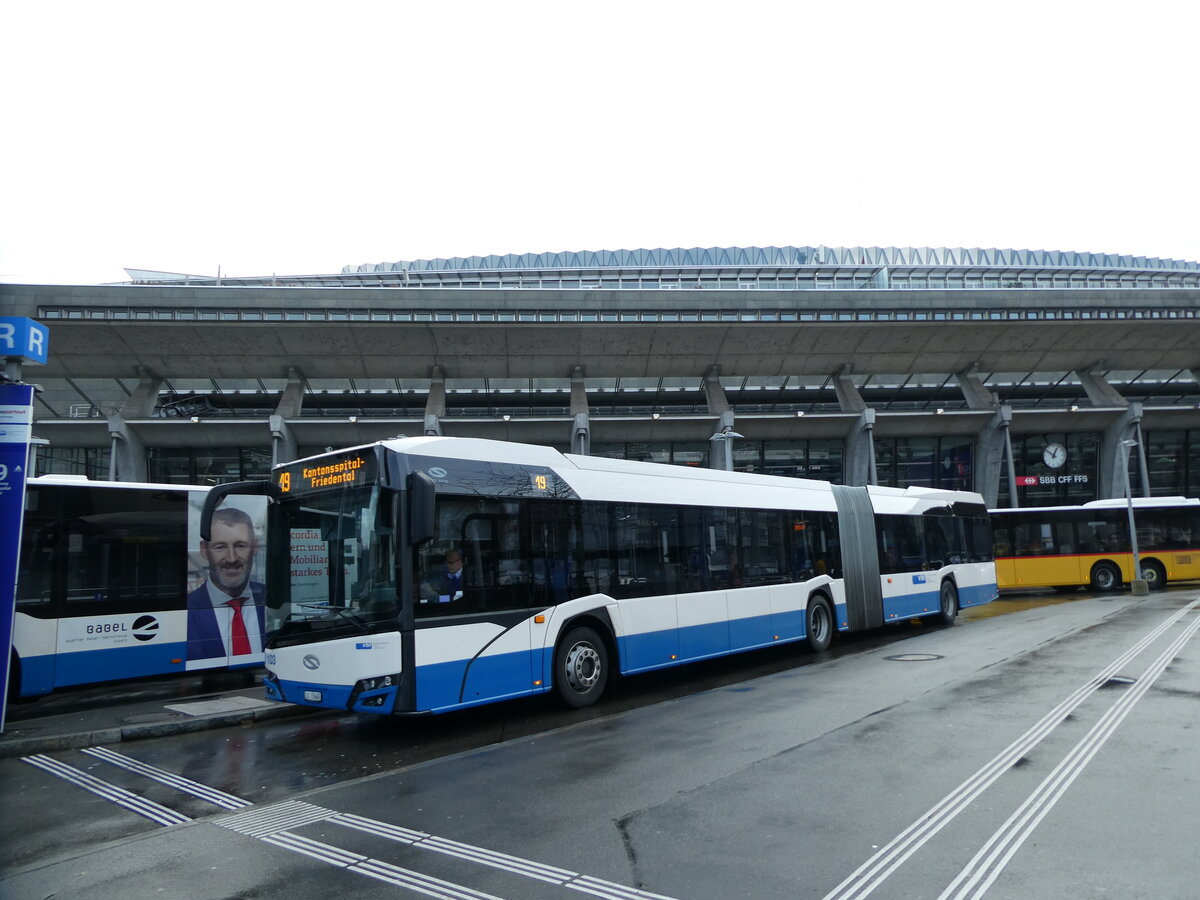 (231'581) - VBL Luzern - Nr. 103/LU 15'645 - Solaris am 26. Dezember 2021 beim Bahnhof Luzern