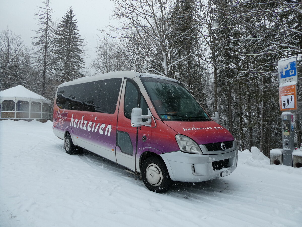 (231'927) - Hertzeisen, Glovelier - Nr. 13/JU 7761 - Irisbus am 9. Januar 2022 in Adelboden, ASB
