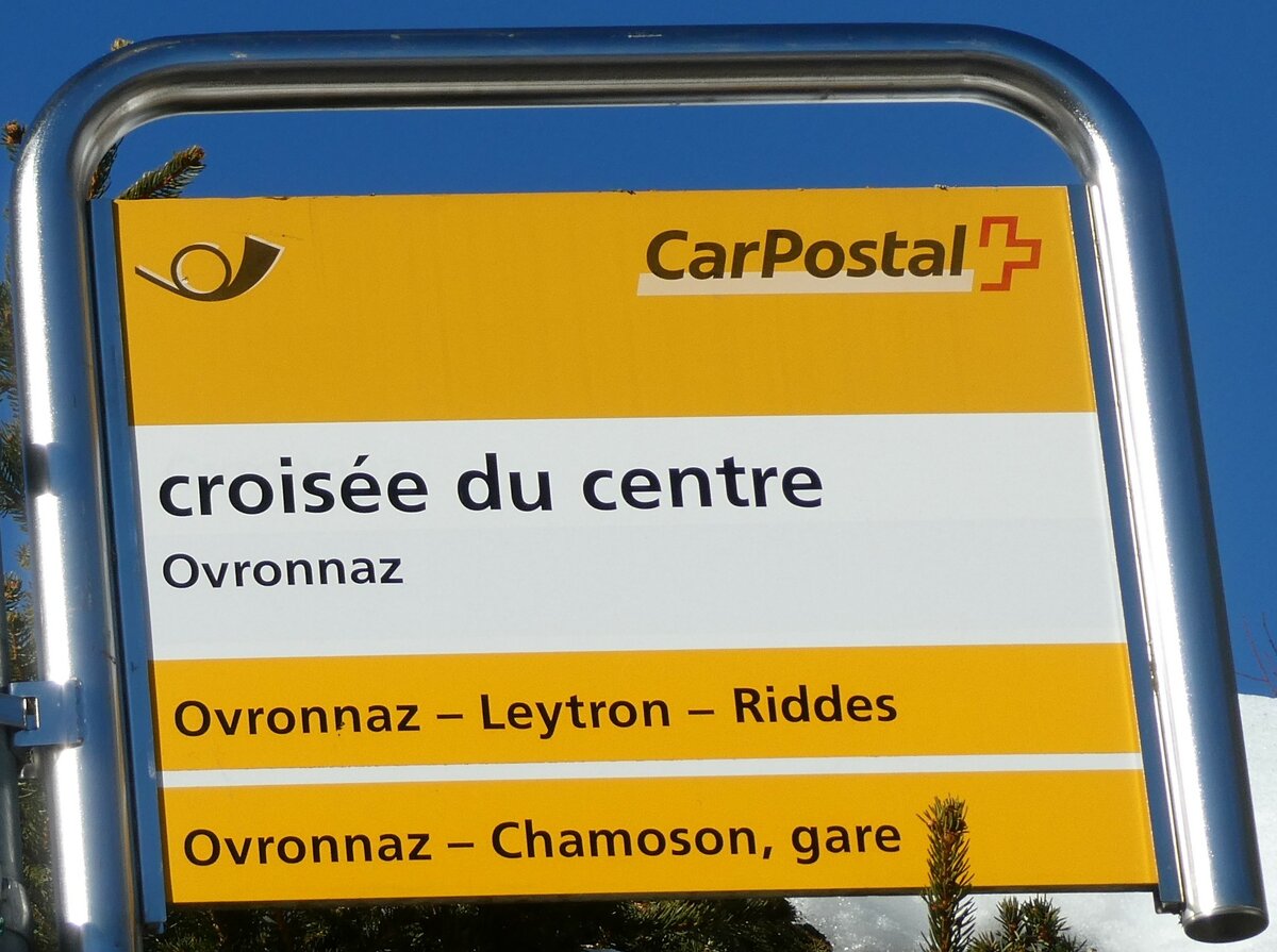 (232'080) - PostAuto-Haltestellenschild - Ovronnaz, croise du centre - am 18. Januar 2022