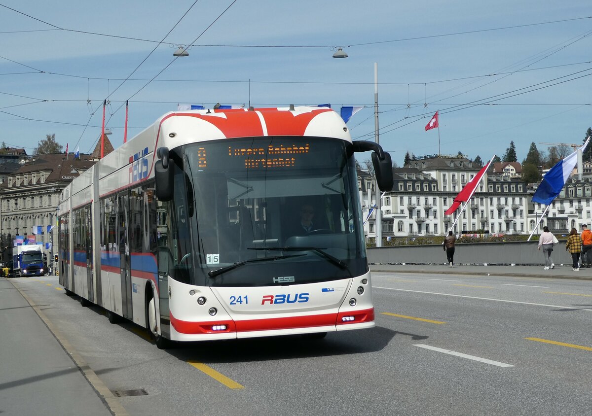 (234'440) - VBL Luzern - Nr. 241 - Hess/Hess Doppelgelenktrolleybus am 11. April 2022 in Luzern, Bahnhofbrcke