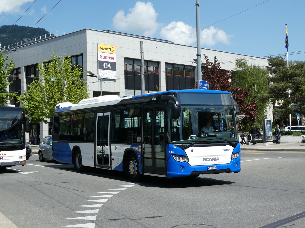 (234'928) - VMCV Clarens - Nr. 413/VD 328'545 - Scania am 30. April 2022 beim Bahnhof Vevey