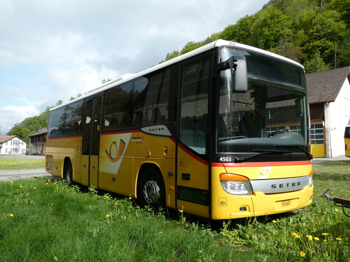 (235'442) - PostAuto Bern - (BE 401'364) - Setra (ex AVG Meiringen Nr. 64) am 8. Mai 2022 in Meiringen, Garage