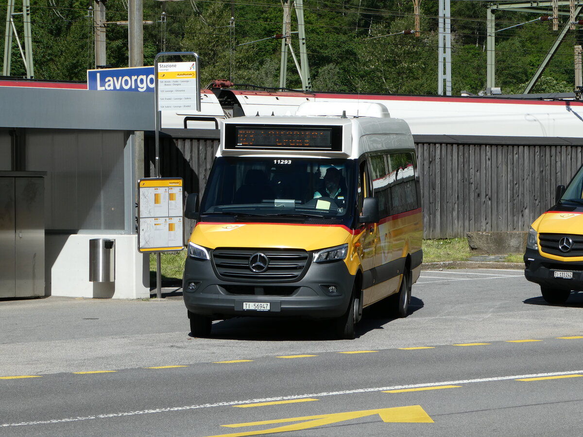(236'236) - Barenco, Faido - Nr. 6/TI 56'947 - Mercedes am 26. Mai 2022 beim Bahnhof Lavorgo