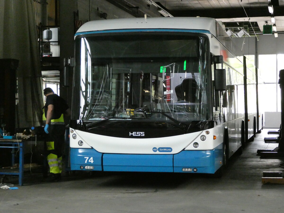 (236'409) - VBZ Zrich - Nr. 74 - Hess/Hess Doppelgelenktrolleybus am 28. Mai 2022 in Zrich, Garage Hardau