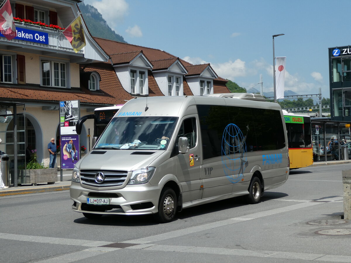 (236'736) - Aus Slowenien: Faniani, Ljubljana - LJ 017-AJ - Mercedes am 4. Juni 2022 beim Bahnhof Interlaken Ost