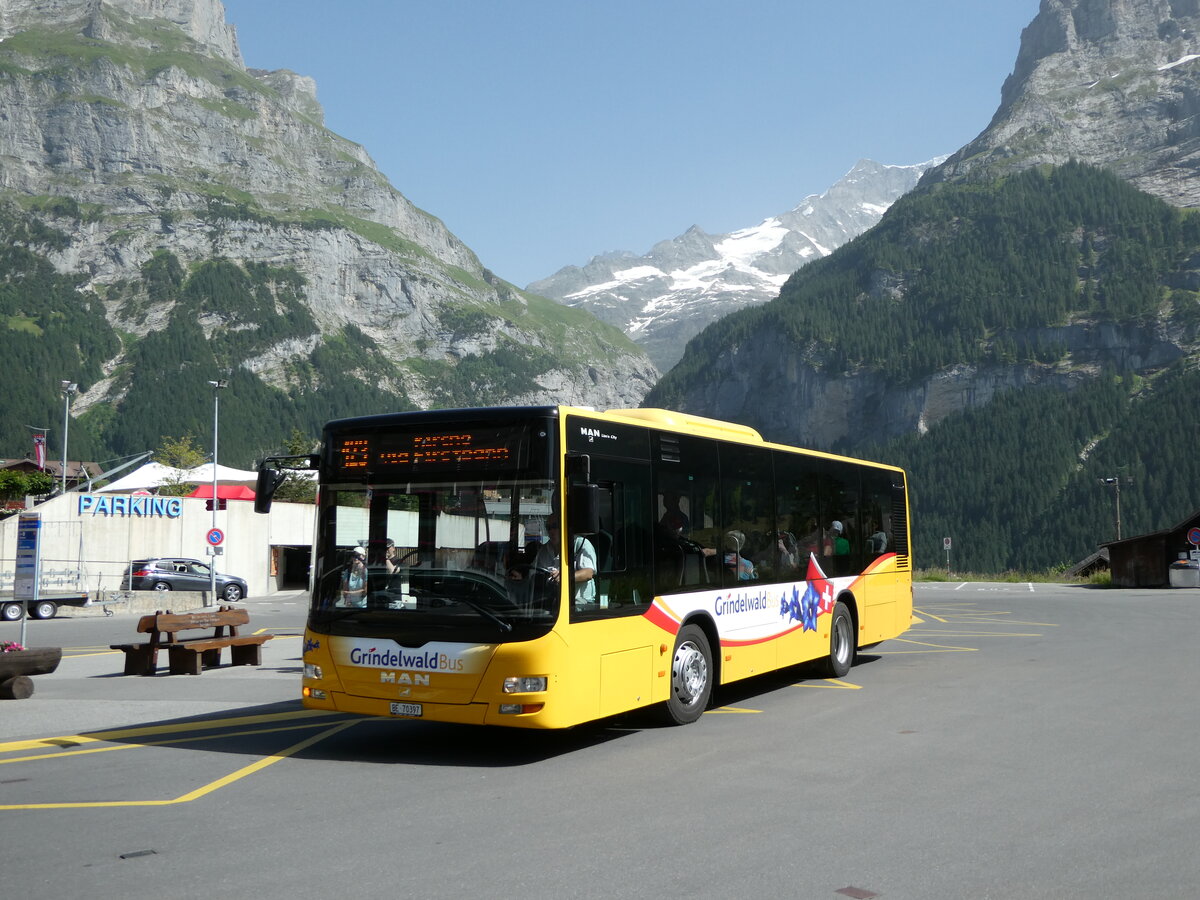 (237'239) - Grindelwaldbus, Grindelwald - Nr. 23/BE 70'397 - MAN am 18. Juni 2022 beim Bahnhof Grindelwald