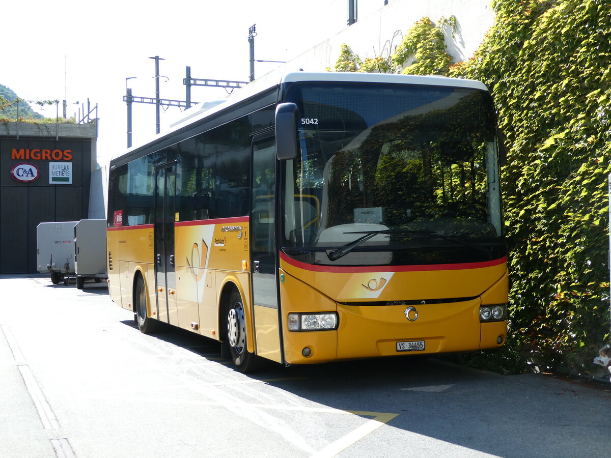 (238'187) - PostAuto Wallis - VS 34'455 - Irisbus (ex Moosalp Tours, Stalden) am 16. Juli 2022 beim Bahnhof Visp