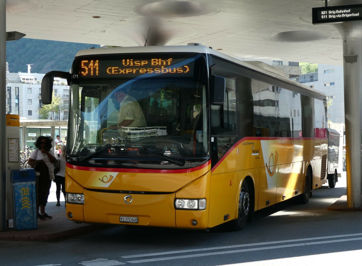 (238'196) - PostAuto Wallis - VS 372'648 - Irisbus am 16. Juli 2022 beim Bahnhof Visp