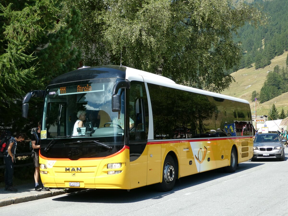 (238'405) - PostAuto Bern - Nr. 71/BE 412'071 - MAN (ex PostAuto Zentralschweiz Nr. 20; ex Dillier, Sarnen Nr. 20) am 24. Juli 2022 beim Bahnhof Ulrichen