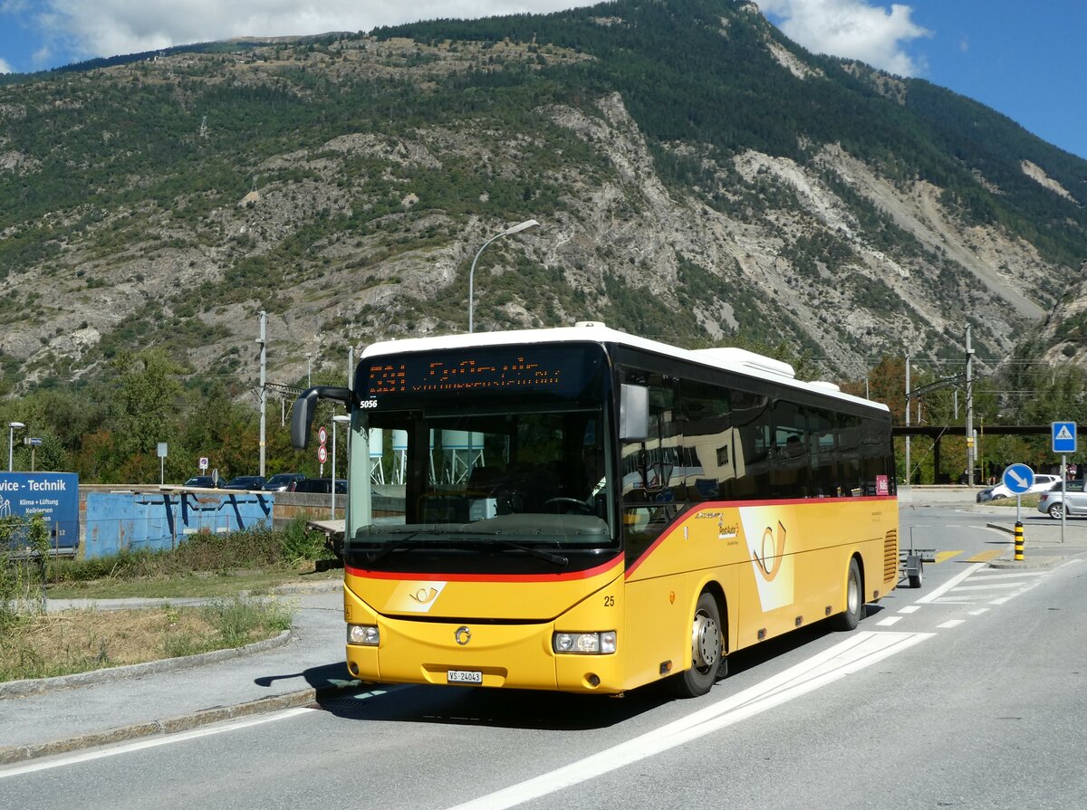 (239'363) - Jaggi, Kippel - Nr. 25/VS 24'043 - Irisbus am 21. August 2022 beim Bahnhof Gampel-Steg