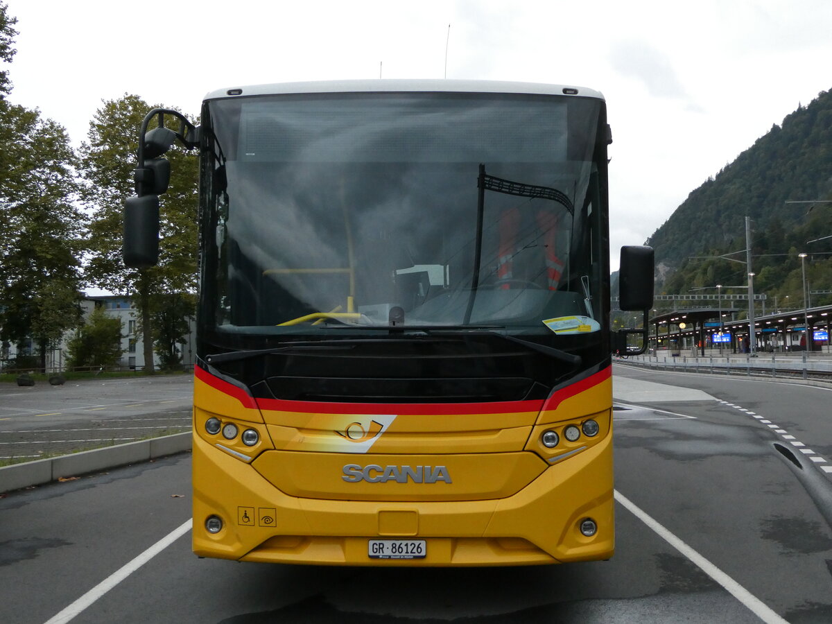 (240'224) - Bus Val Mstair, L - GR 86'126 - Scania am 25. September 2022 beim Bahnhof Interlaken Ost