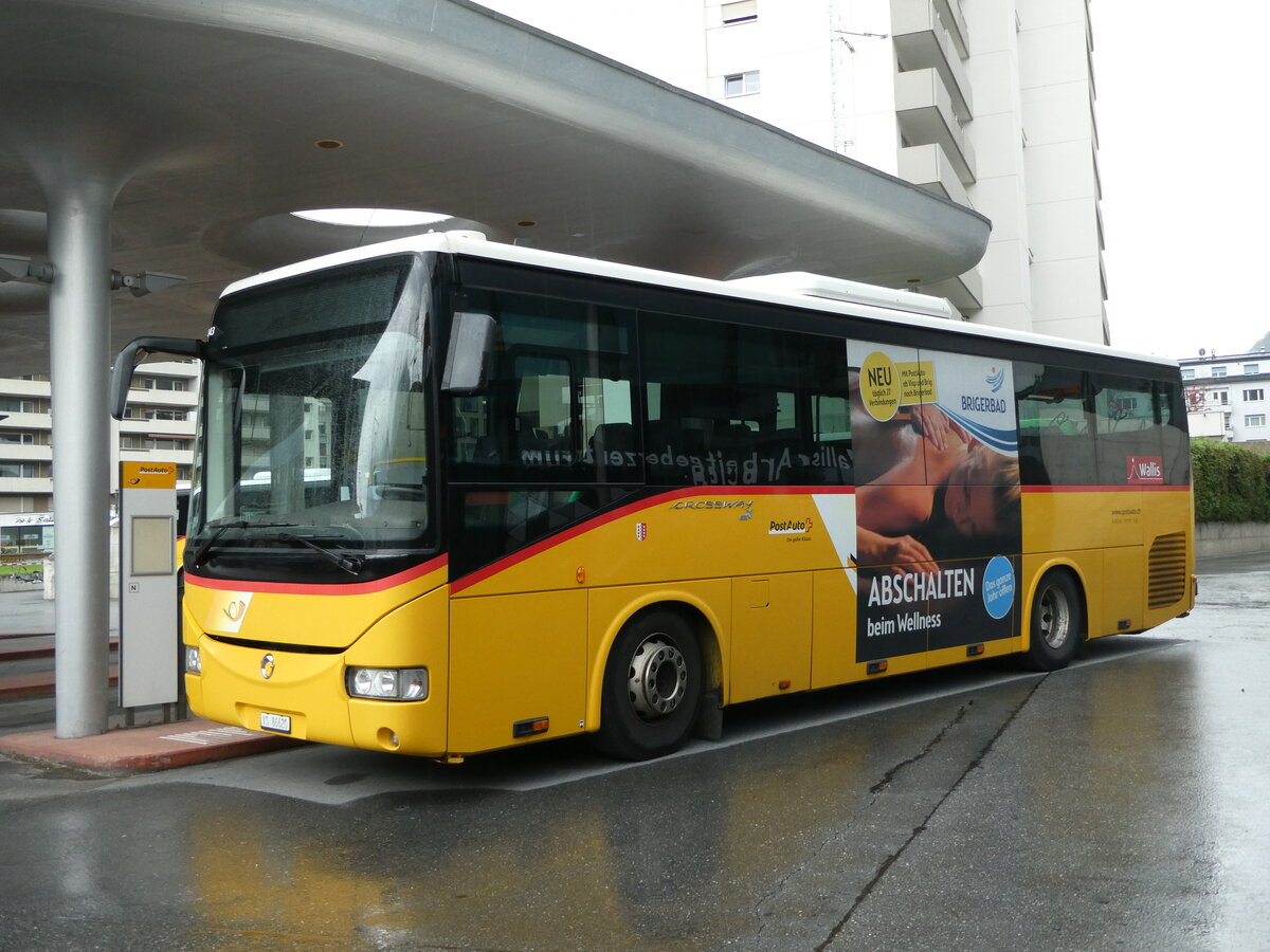 (240'727) - Autotour, Visp - VS 86'620 - Irisbus am 8. Oktober 2022 beim Bahnhof Visp