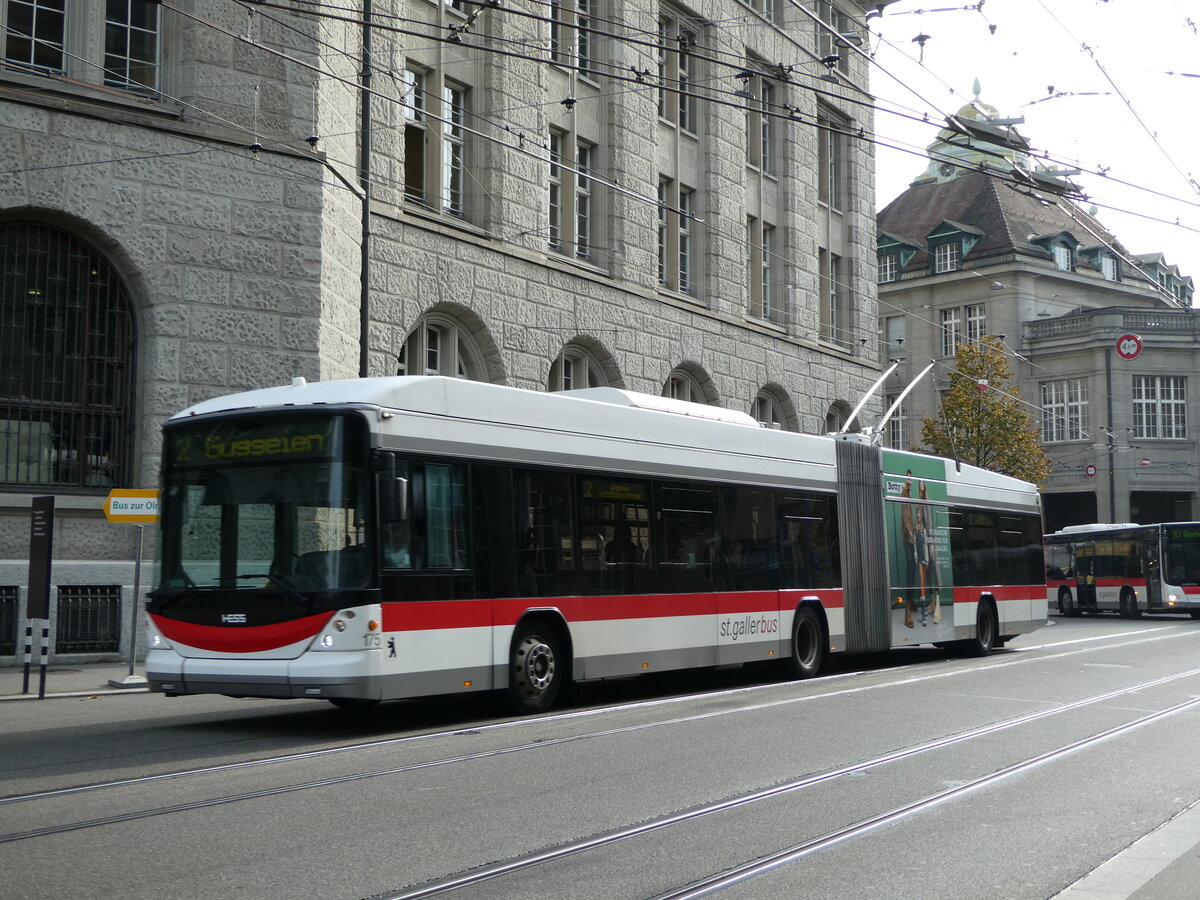 (241'012) - St. Gallerbus, St. Gallen - Nr. 175 - Hess/Hess Gelenktrolleybus am 11. Oktober 2022 beim Bahnhof St. Gallen