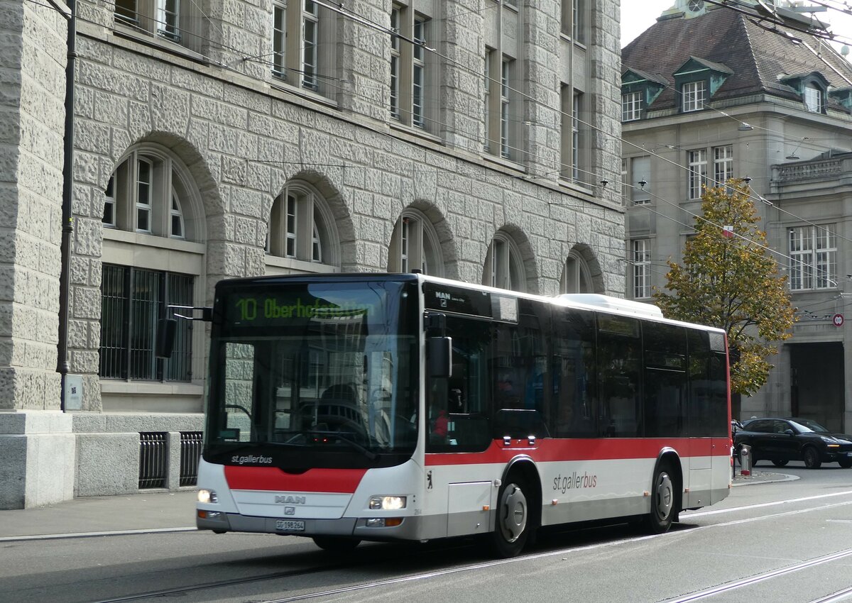 (241'013) - St. Gallerbus, St. Gallen - Nr. 264/SG 198'264 - MAN am 11. Oktober 2022 beim Bahnhof St. Gallen