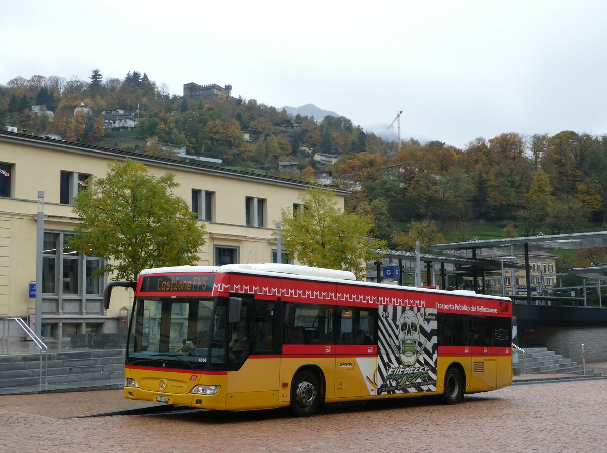 (242'719) - AutoPostale Ticino - TI 228'017 - Mercedes am 15. November 2022 beim Bahnhof Bellinzona