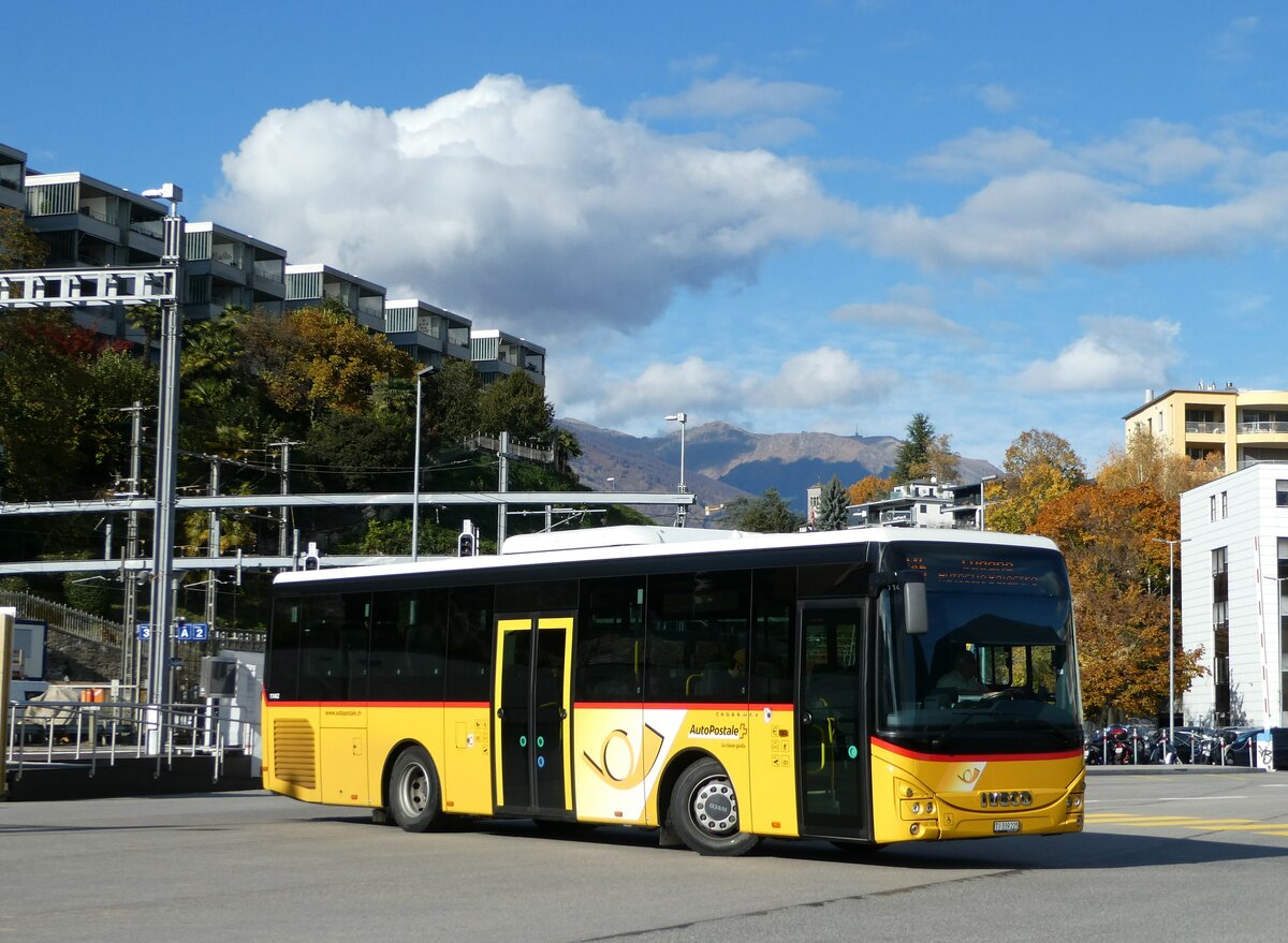 (242'911) - AutoPostale Ticino - TI 339'225 - Iveco am 17. November 2022 beim Bahnhof Lugano