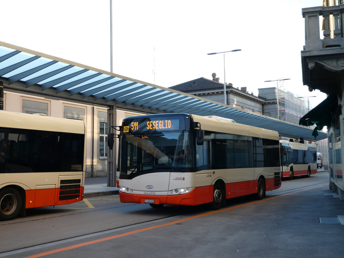 (242'941) - AMSA Chiasso . Nr. 9/TI 336'109 - Solaris am 17. November 2022 beim Bahnhof Chiasso