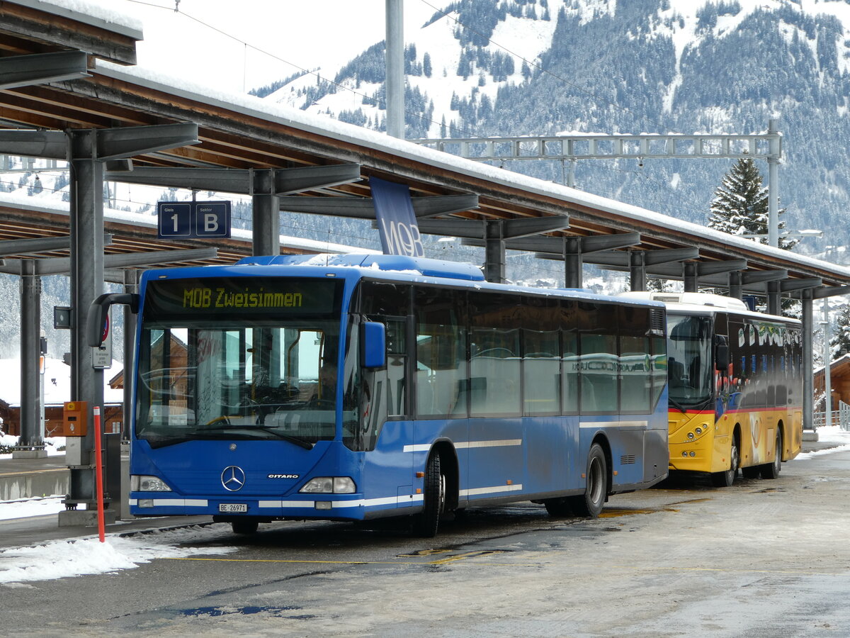 (243'859) - Tritten, Zweisimmen - BE 26'971 - Mercedes (ex BE 633'034; ex AFA Adelboden Nr. 94) am 13. Dezember 2022 beim Bahnhof Gstaad