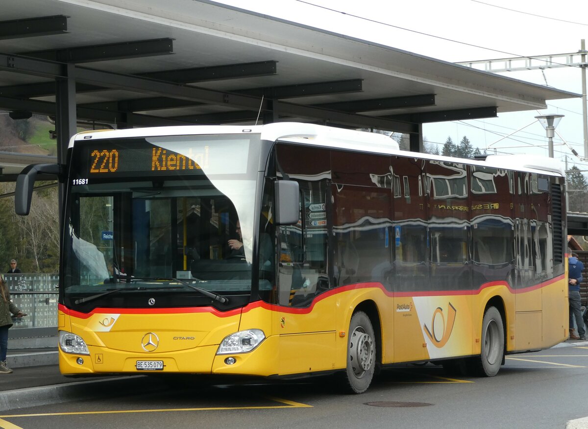 (244'314) - PostAuto Bern - BE 535'079 - Mercedes am 31. Dezember 2022 beim Bahnhof Reichenbach