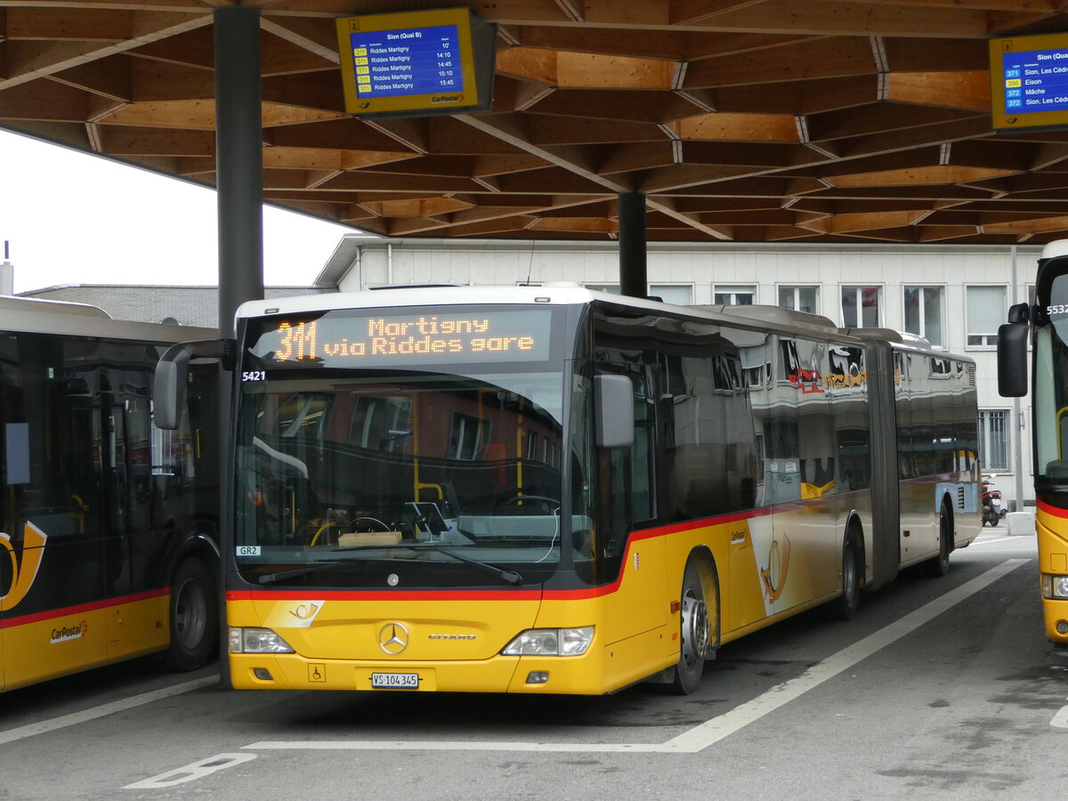 (244'974) - Buchard, Leytron - VS 104'345/PID 5421 - Mercedes am 11. Januar 2023 beim Bahnhof Sion