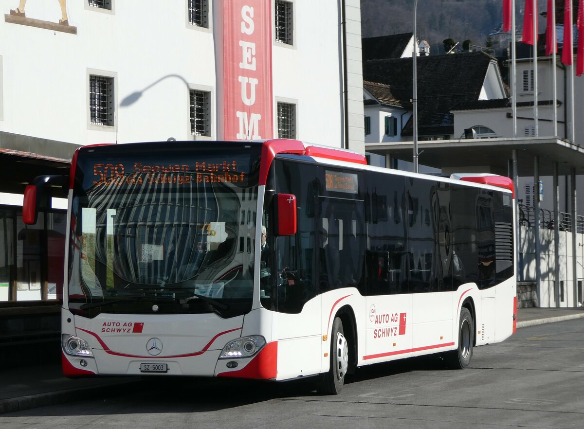 (245'717) - AAGS Schwyz - Nr. 3/SZ 5003 - Mercedes am 3. Februar 2023 in Schwyz, Zentrum