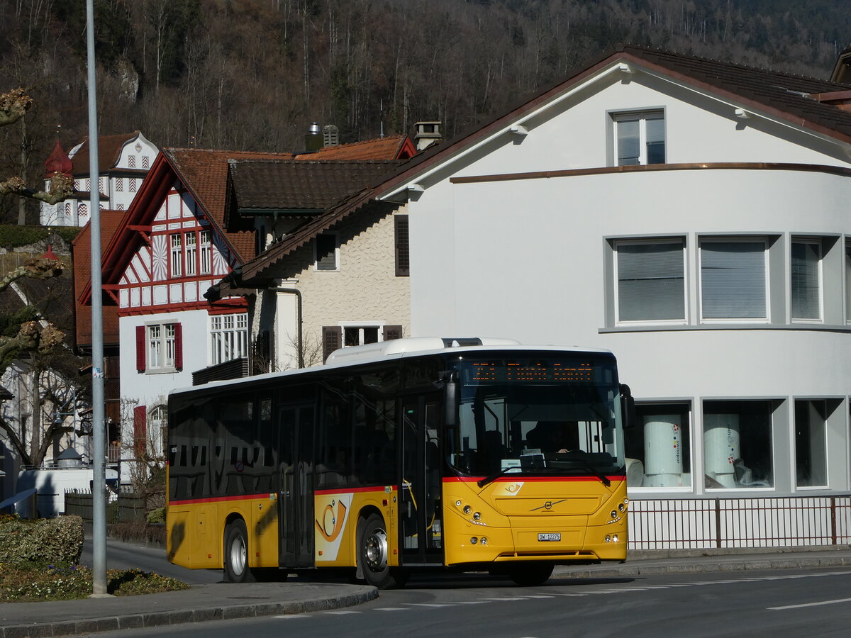 (246'145) - PostAuto Zentralschweiz - Nr. 12/OW 12'275/PID 10'536 - Volvo (ex Dillier, Sarnen Nr. 12) am 16. Februar 2023 beim Bahnhof Sarnen