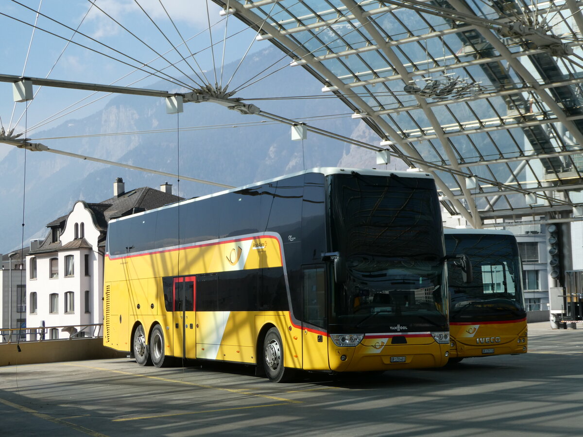 (246'813) - PostAuto Graubnden - GR 170'401/PID 10'962 - Van Hool am 3. Mrz 2023 in Chur, Postautostation