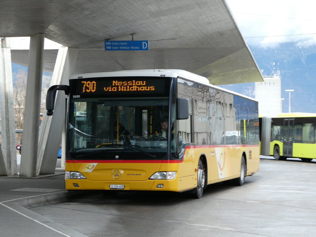 (246'982) - PostAuto Ostschweiz - SG 356'488/PID 5690 - Mercedes (ex Schmidt, Oberbüren) am 9. März 2023 beim Bahnhof Buchs