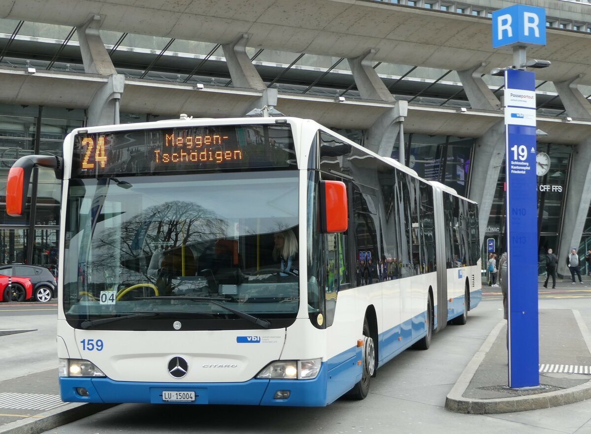 (247'468) - VBL Luzern - Nr. 159/LU 15'004 - Mercedes am 18. Mrz 2023 beim Bahnhof Luzern