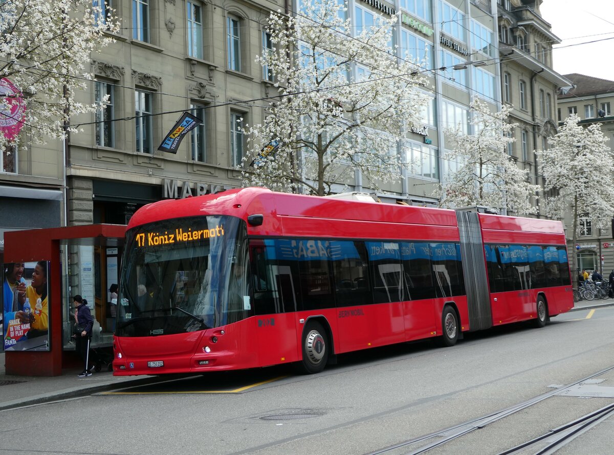(248'234) - Bernmobil, Bern - Nr. 202/BE 750'202 - Hess am 8. April 2023 beim Bahnhof Bern