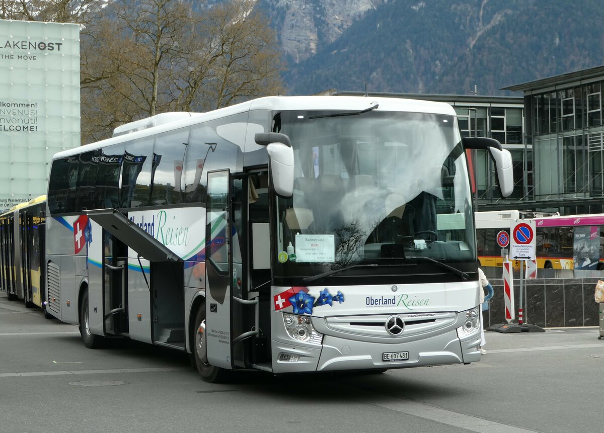 (249'228) - Oberland Reisen, Thun - Nr. 47/BE 607'481 - Mercedes am 28. April 2023 beim Bahnhof Interlaken Ost