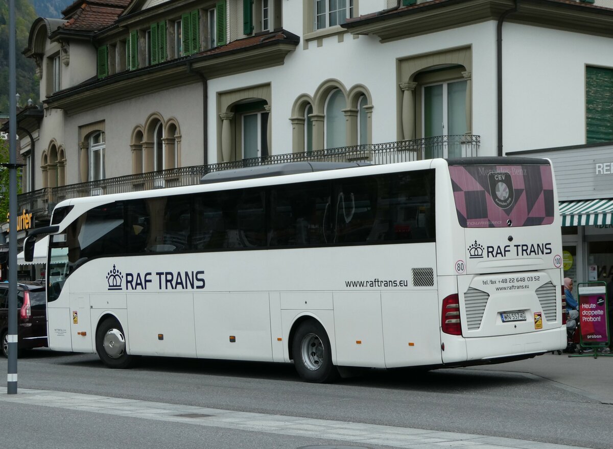 (249'442) - Aus Polen: Raf Trans, Warszawa - WN 5574G - Mercedes am 2. Mai 2023 beim Bahnhof Interlaken West