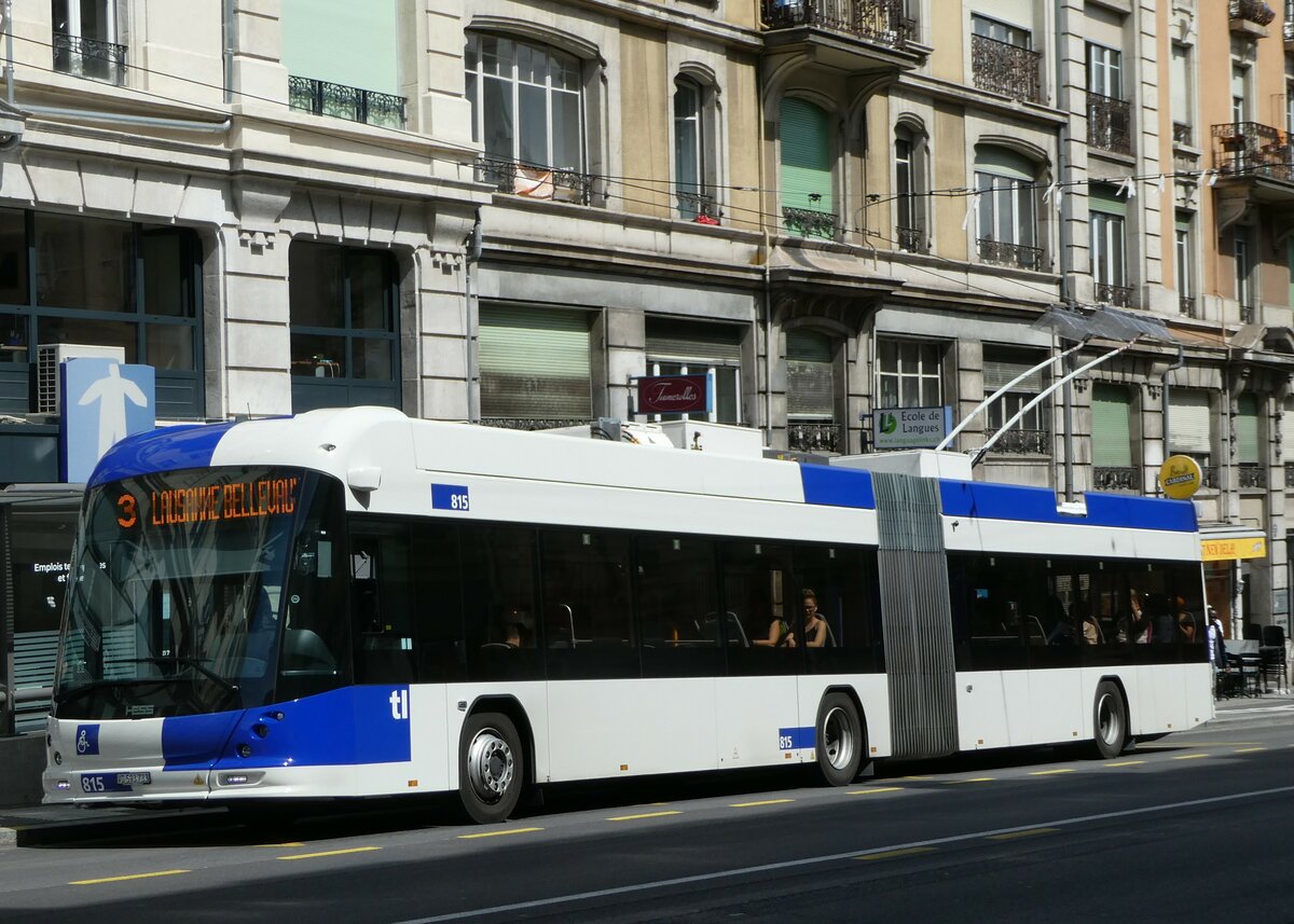 (249'679) - TL Lausanne - Nr. 815/VD 593'733 - Hess/Hess Gelenktrolleybus am 5. Mai 2023 beim Bahnhof Lausanne
