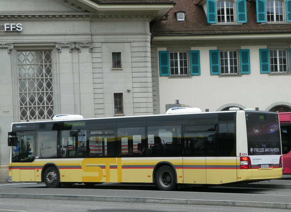 (250'129) - STI Thun - Nr. 129/BE 800'129 - MAN am 18. Mai 2023 beim Bahnhof Thun