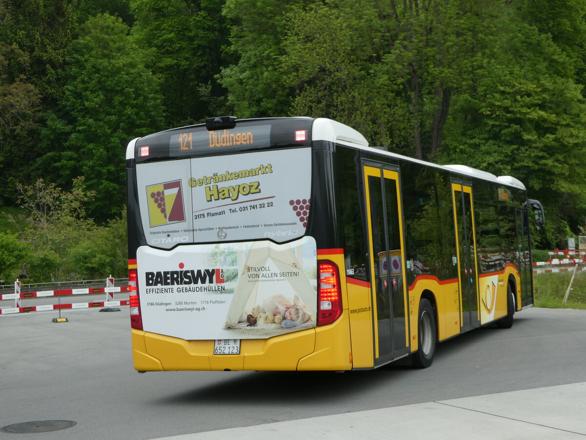 (250'268) - PostAuto Bern - Nr. 9/BE 652'123/PID 11'463 - Mercedes am 20. Mai 2023 beim Bahnhof Laupen